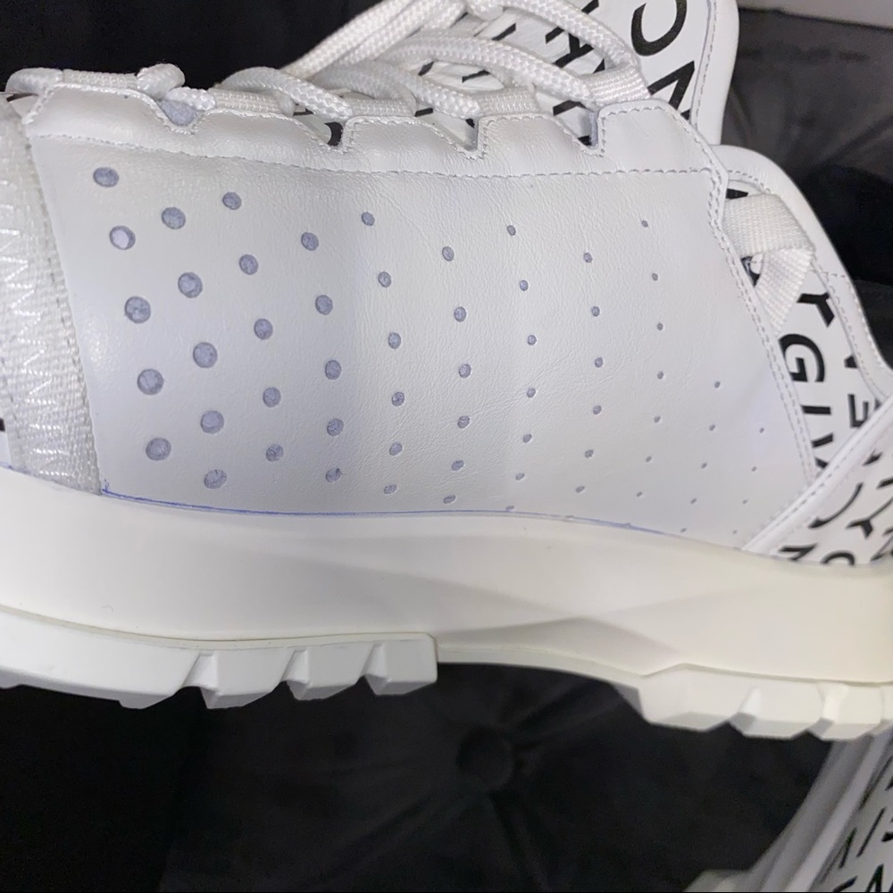 New Size 44 Givenchy White Black Logo Sneakers - Picture 6 of 7